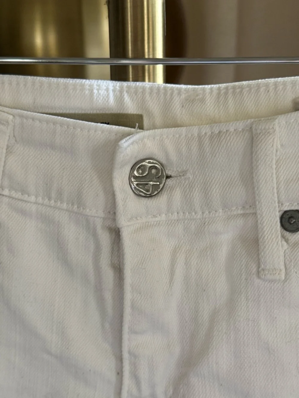 AG Adriano Goldschmied The Hailey Ex-Boyfriend Roll-Up White Shorts | 25 - Picture 3 of 7